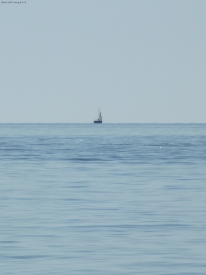 sailboat horizon